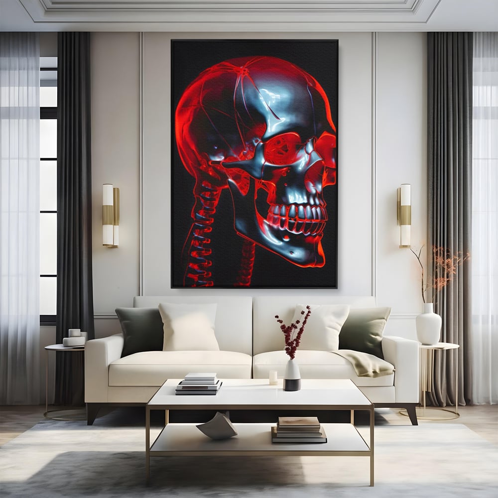 Tablou canvas cu ilustratie digitala cu un craniu metalic, in rama de aluminiu negru, pe perete intr-un living